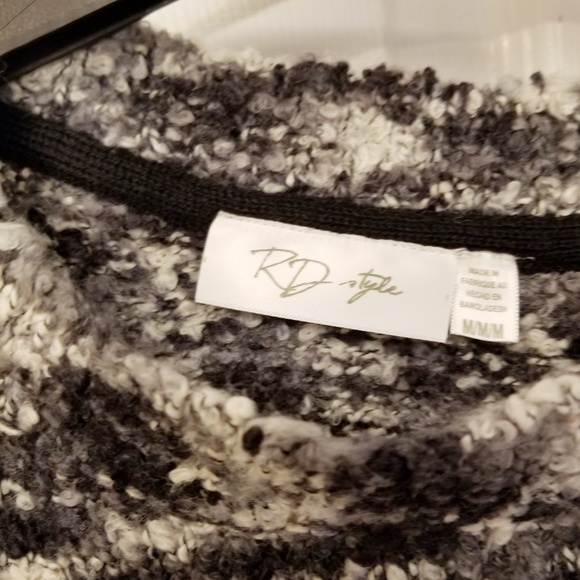 RD Style Cropped Knit Sweater with Elbow Patch NWT - Picture 6 of 6